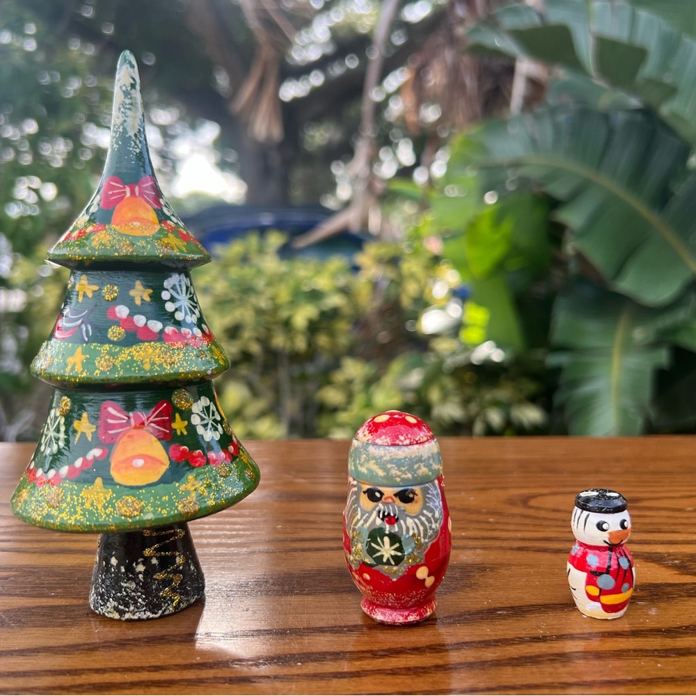 Set of 3 Festive Christmas Tree and Figurines Nesting Dolls